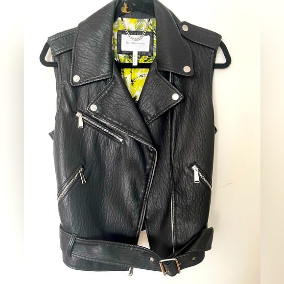 BCBG MotoVest, Faux Leather, Size Large, Black Zipper Pockets, Tropical Lining - Picture 1 of 6